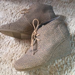 TOMS Leopard Wedge